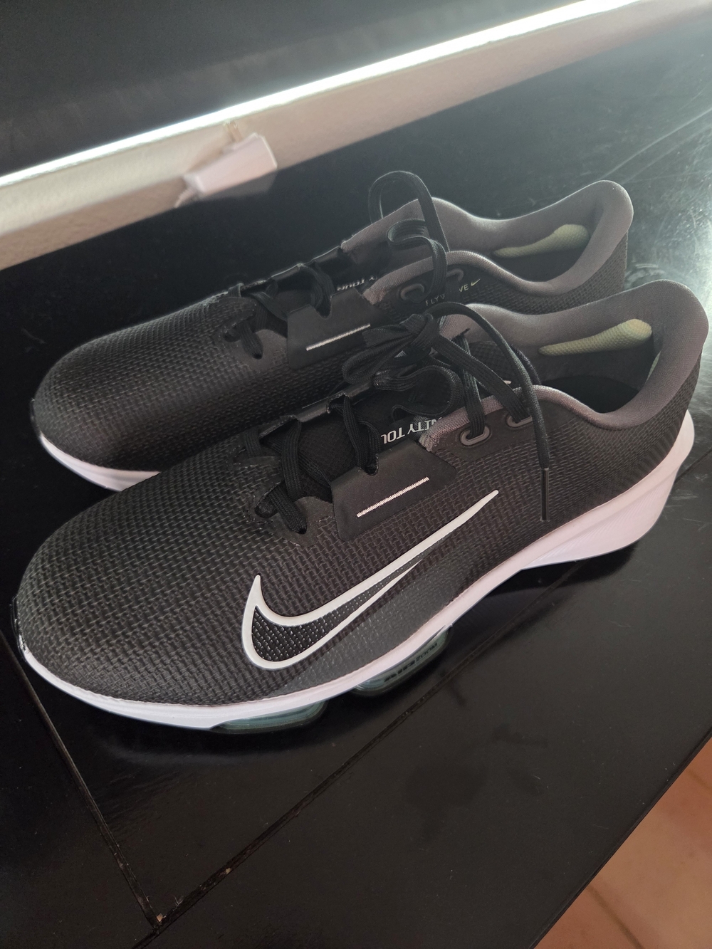 Nike Men’s Black Air-Cushion Running Sneakers